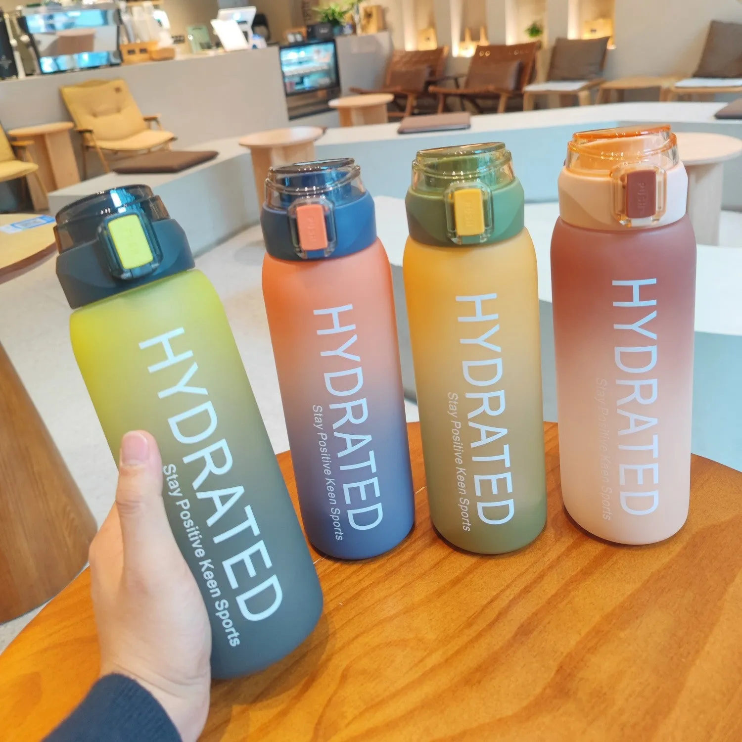 Large Capacity Gradient Frosted Water Bottle